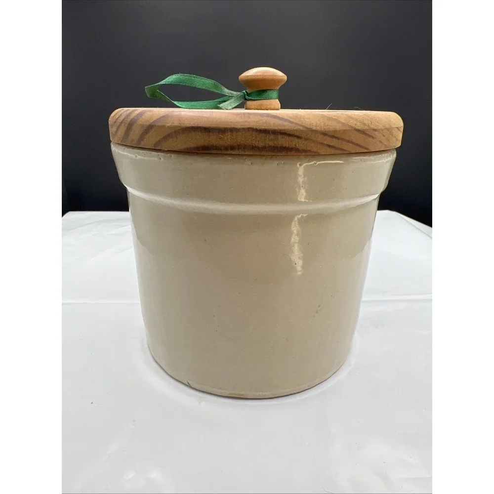 Vintage RRP Co Robinson Ransbottom Country Crocks Grandpa Favorite Nuts 1 Pt Low